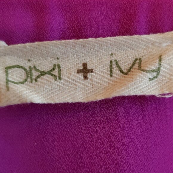 Pixi + Ivy Button-Down Purple Blouse. Size S - Picture 5 of 9